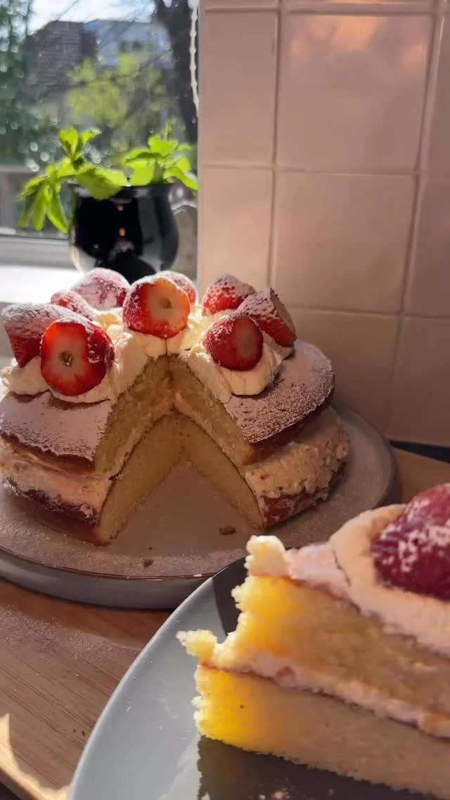 Have you spotted our brand new Creative Nature Victoria Sponge Mix in the home baking aisle at @sainsburys! ⁠
⁠
Whether you’re planning a birthday party, a weekend bake, or just want a sweet pick-me-up, this mix is here to make life easier and best of all everyone can enjoy it together. ⁠
⁠
This isn’t just any sponge mix, it’s completely free from the top 14 allergens, including gluten, dairy, nuts, and more. That means whether you’re catering to allergies, intolerances, or specific lifestyle choices, everyone can enjoy a slice of classic sponge cake without compromise.⁠ BIG thank you to @shels.plates for making this delicious cakes!! 
⁠
No more baking two different cakes or skipping dessert altogether. With Creative Nature, no one ever has to miss out on birthday cake again. Delicious, inclusive, and easy to make, now that’s something worth celebrating!⁠
⁠
#Bananabreadmuffins ⁠⁠⁠#Creativenature #Deliciouswithoutdoubt #Glutenfree #DairyFree #WheatFree #NutFree #allergyuk #allergyfree #allergyfriendly #coeliac #lowfodmap #dairyallergy #wheatallergy #nutallergy #peanutallergy #eggfree #top14free #top14allergens #top14allergenfree #victoriasponge #cake